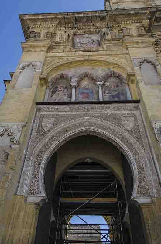 Córdoba 026 - Mezquita Catedral - puerta del Perdon.jpg
